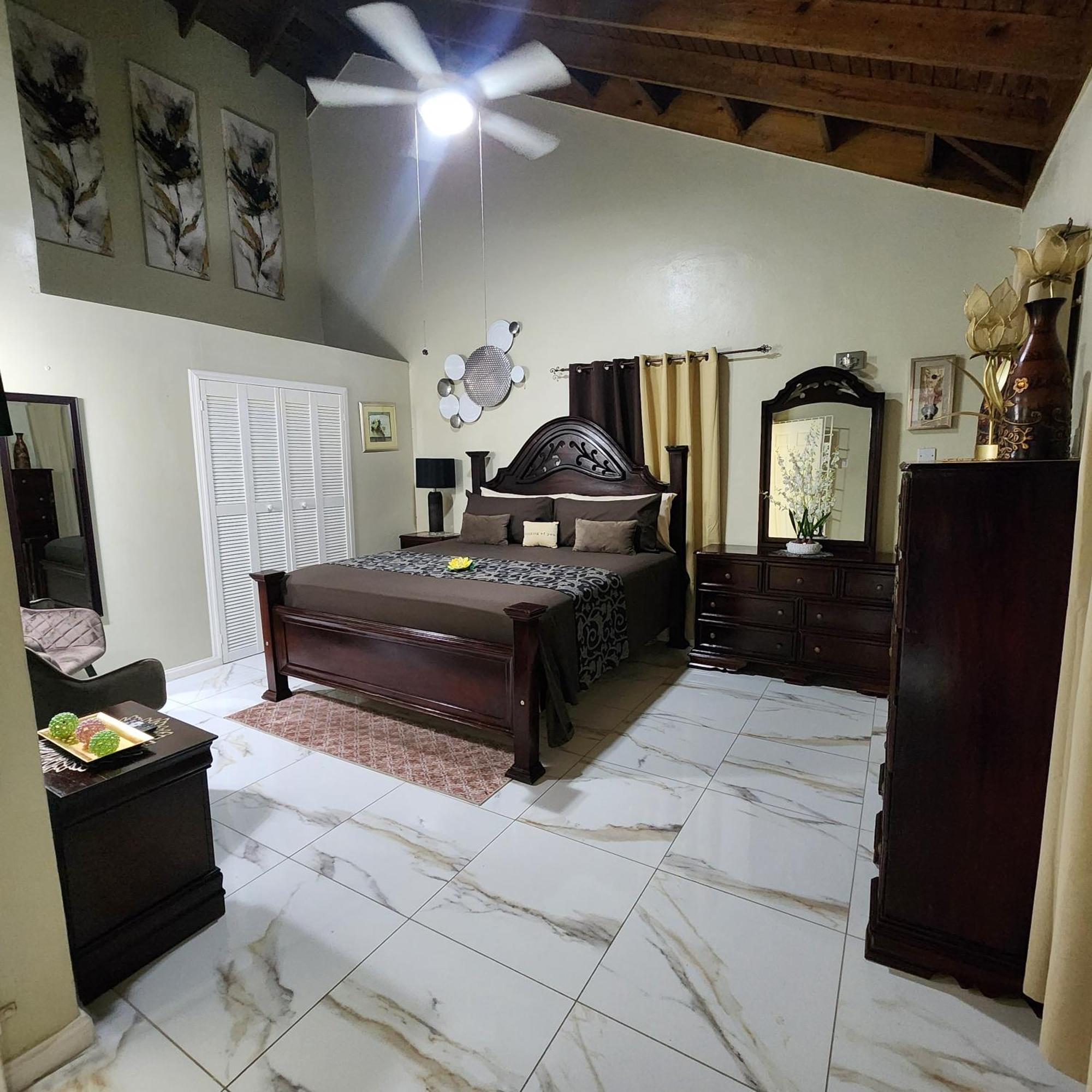 Spacious Luxury 3 Bed Rooms In Kingston Exterior foto