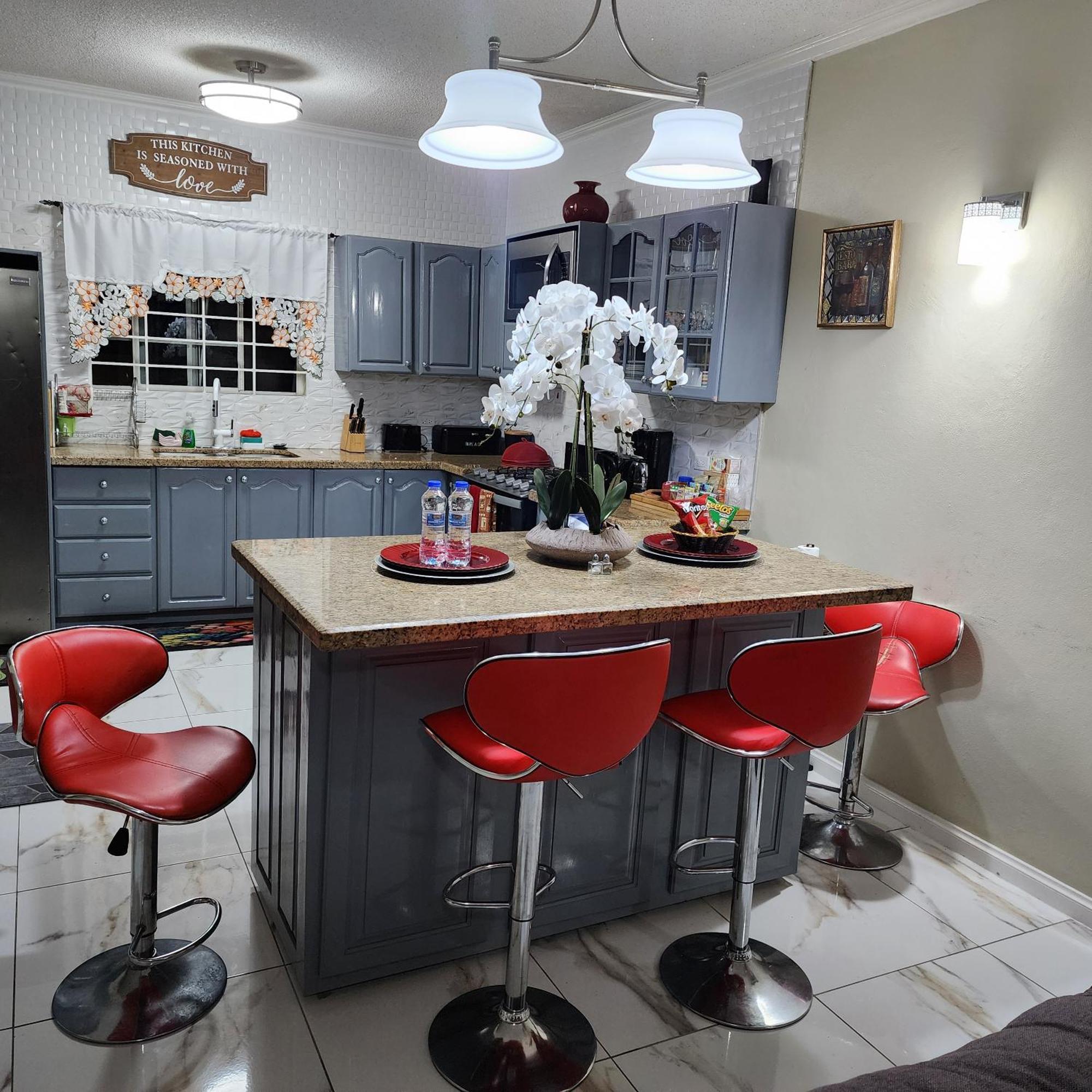 Spacious Luxury 3 Bed Rooms In Kingston Exterior foto