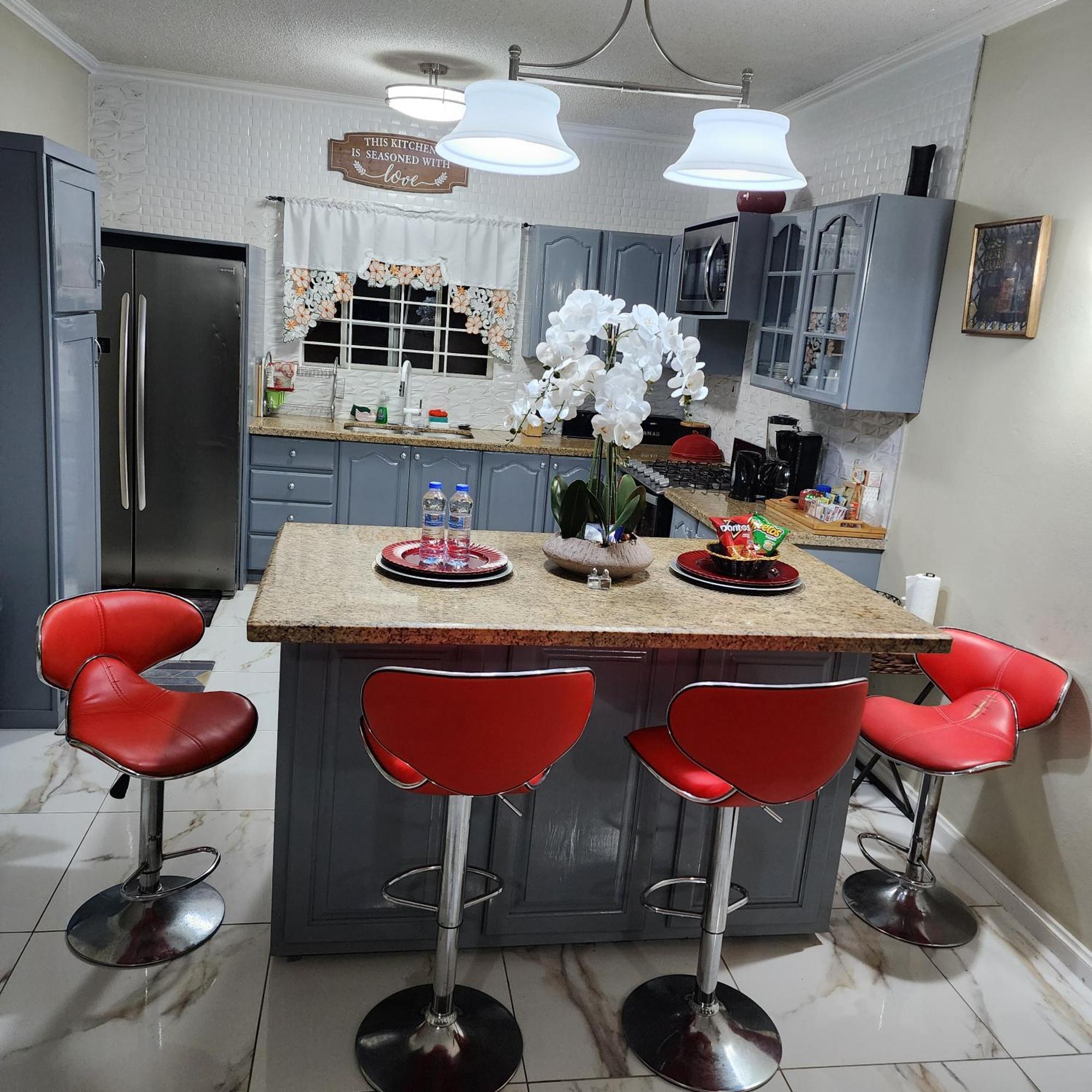 Spacious Luxury 3 Bed Rooms In Kingston Exterior foto